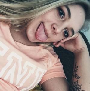 Meet your Posher, Caroline